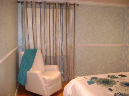 Mural with hammered textured wall with torquoise, beige and light gold, painting by Richard Ancheta - Montreal.